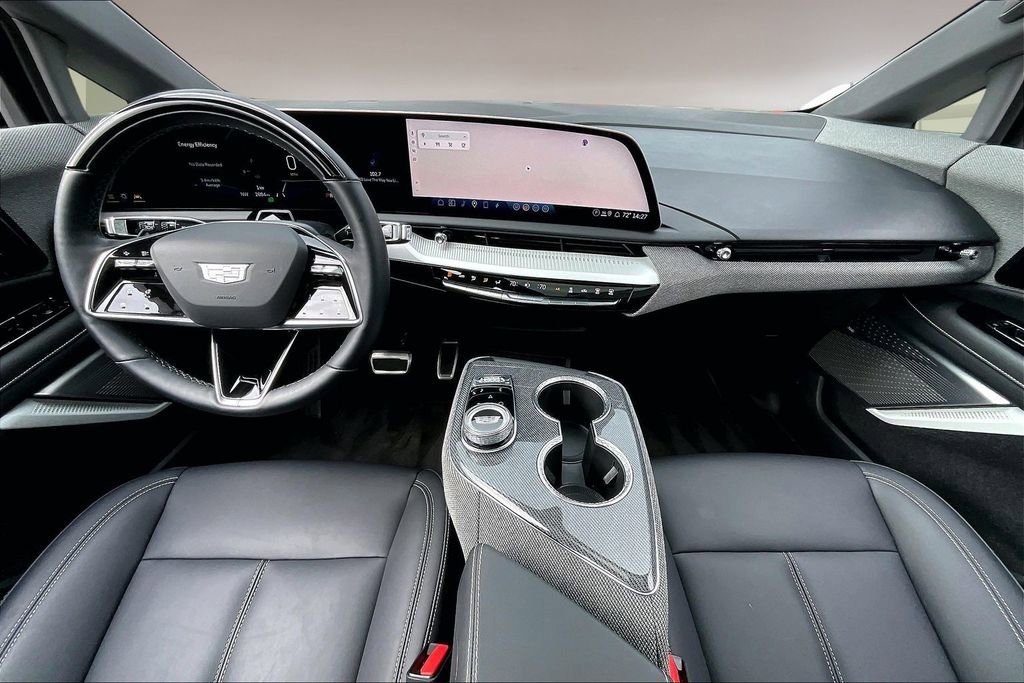 Used 2025 Cadillac Optiq Luxury 1 image 15