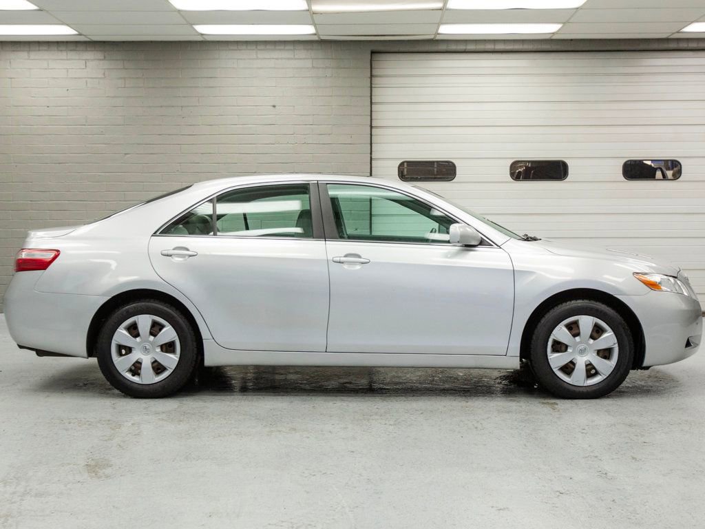 Used 2008 Toyota Camry LE image 3