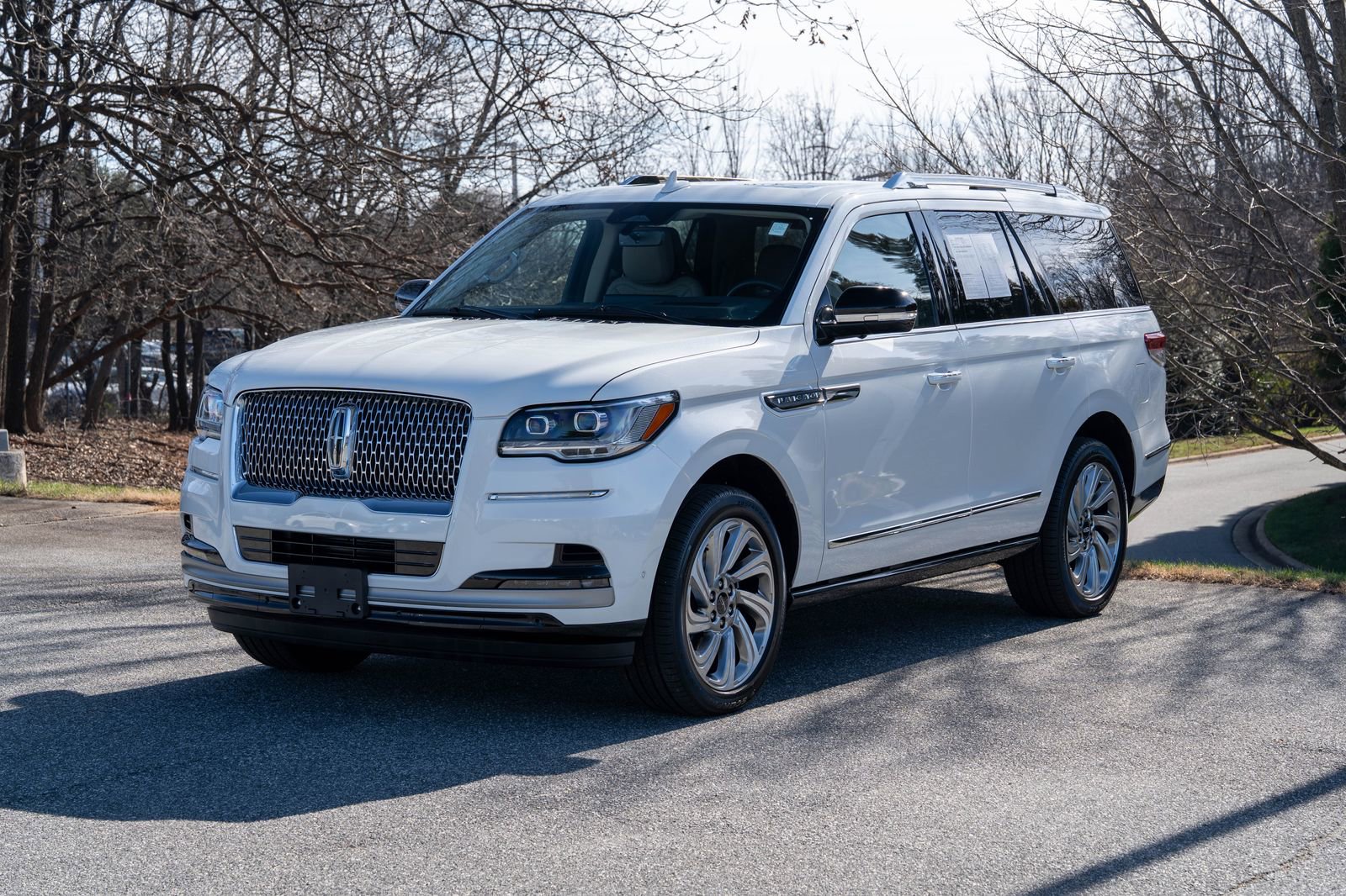 Used 2024 Lincoln Navigator Reserve image 5