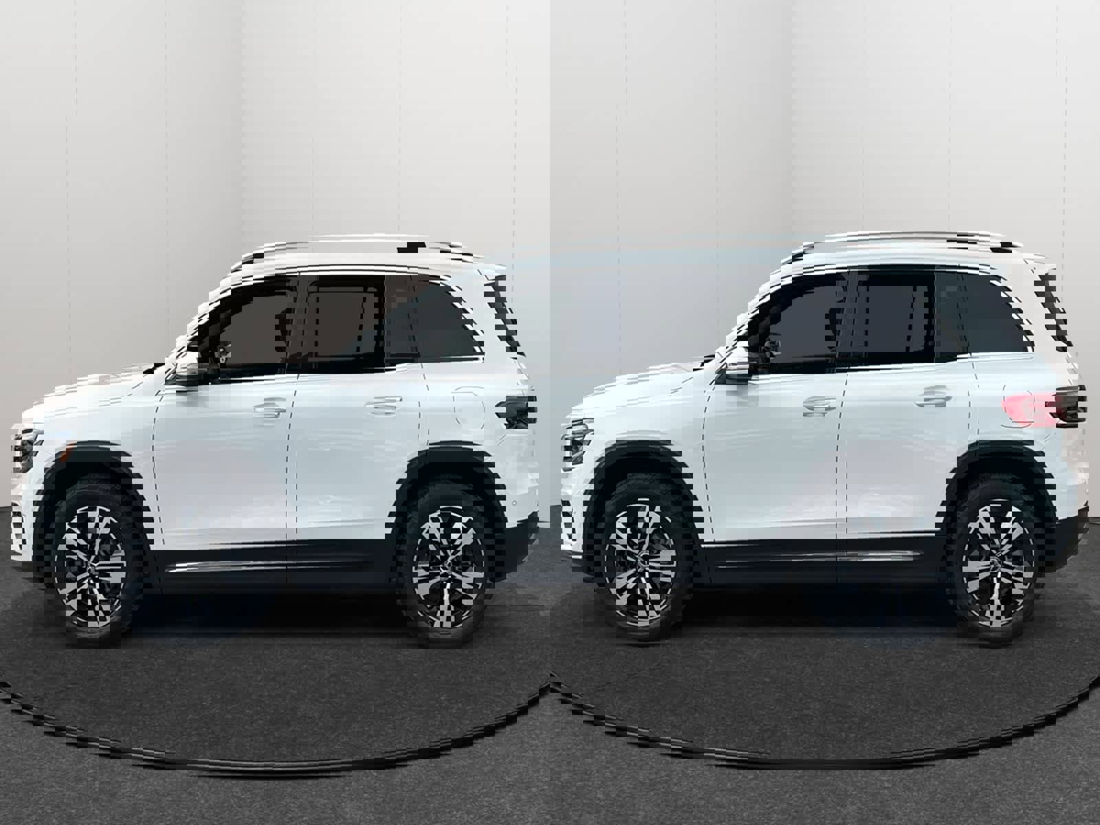 Used 2025 Mercedes-Benz GLB 250 4MATIC image 3