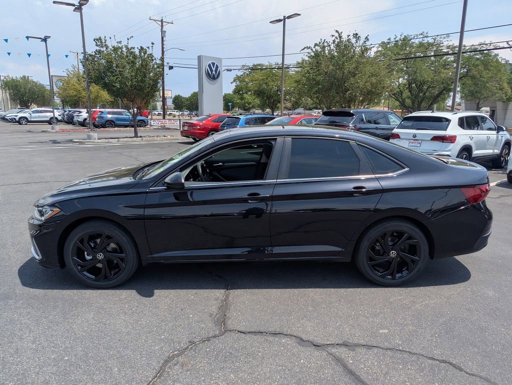 New 2025 Volkswagen Jetta SE image 8