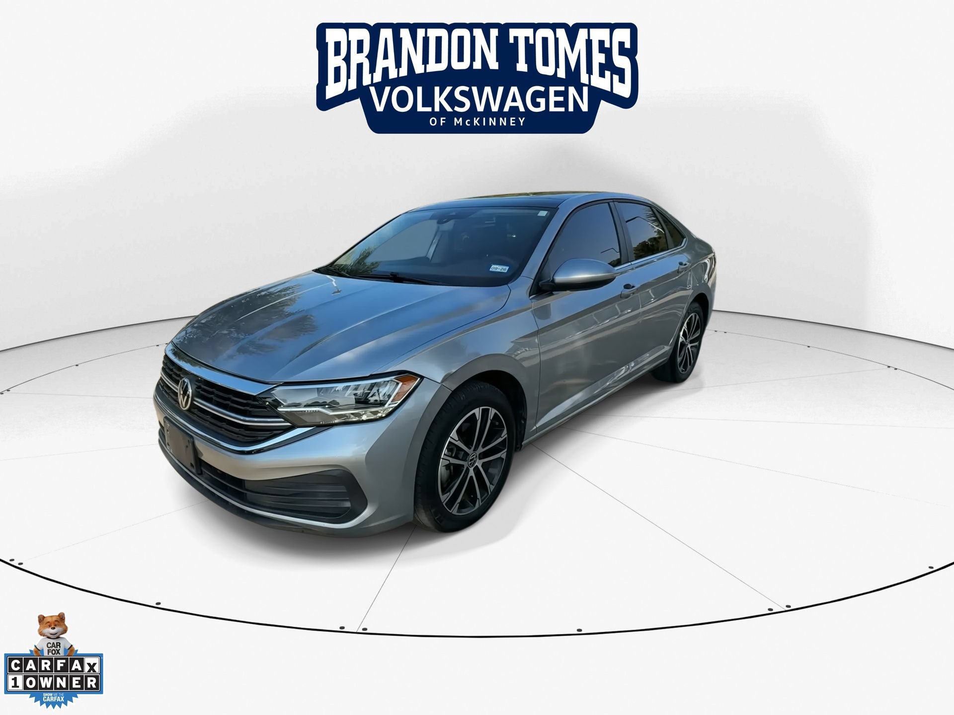 Used 2022 Volkswagen Jetta SE w/ Panoramic Sunroof Package FWD image 3
