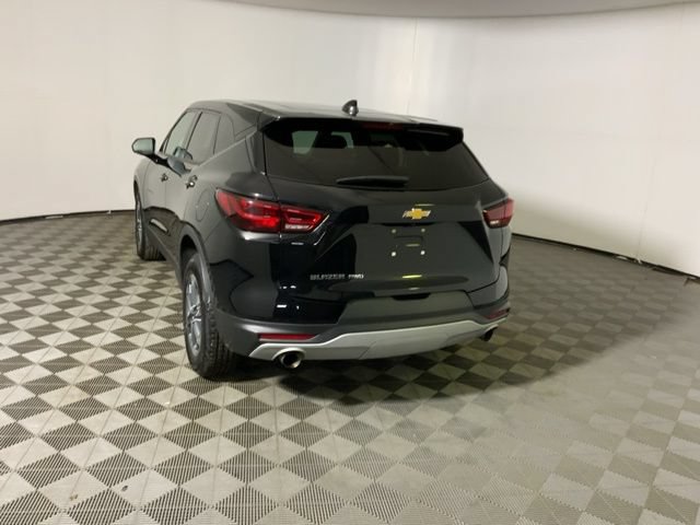 Used 2025 Chevrolet Blazer LT AWD/4WD image 9