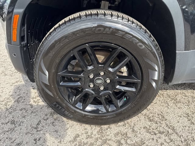 Used 2025 Land Rover Defender 110 S AWD/4WD image 9