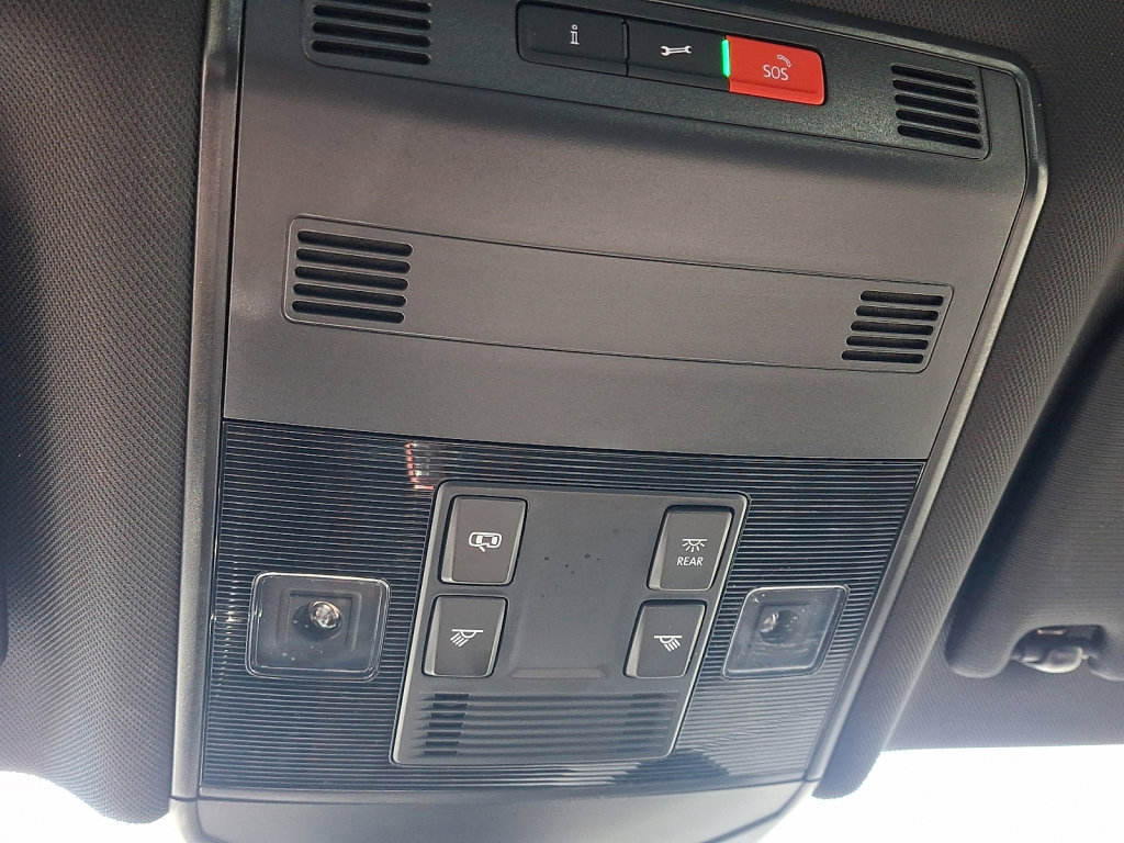 Used 2024 Volkswagen Jetta GLI 40th Anniversary Edition image 32