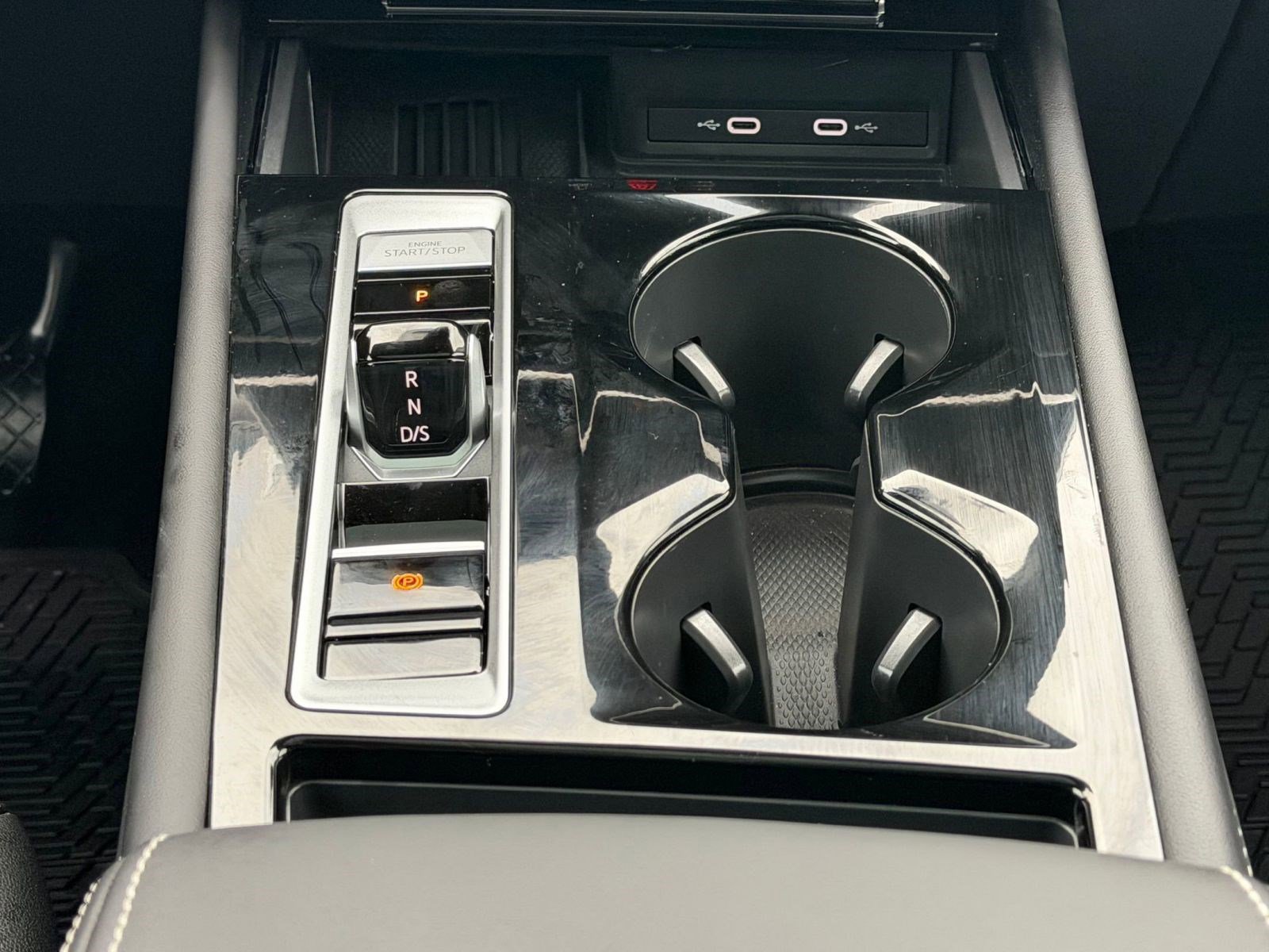 Used 2025 Volkswagen Atlas SE w/ Panoramic Sunroof Package FWD image 24