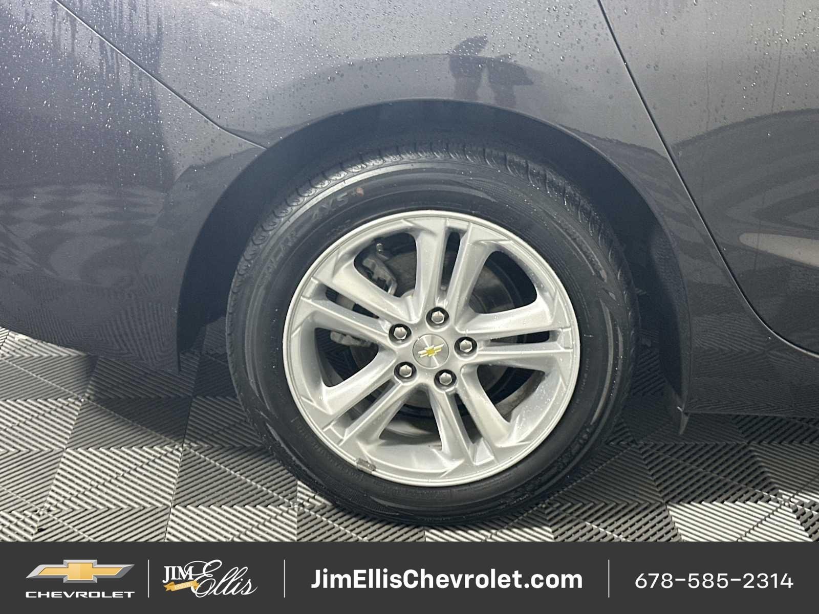 Used 2017 Chevrolet Cruze LT w/ Convenience Package FWD image 20