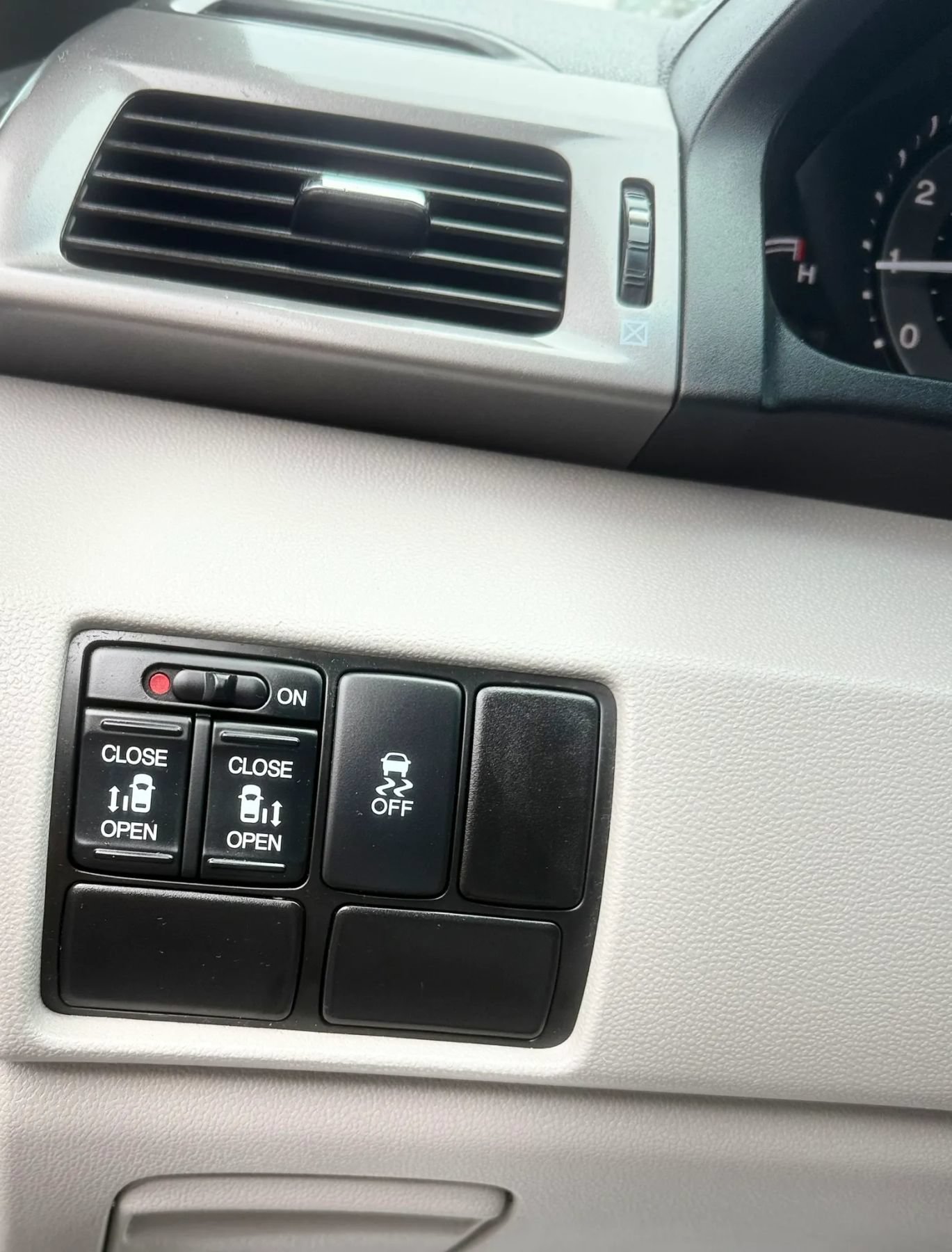 Used 2015 Honda Odyssey EX image 21