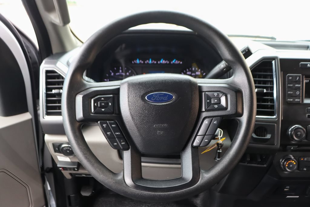Used 2017 Ford F550 2WD Regular Cab Super Duty image 27
