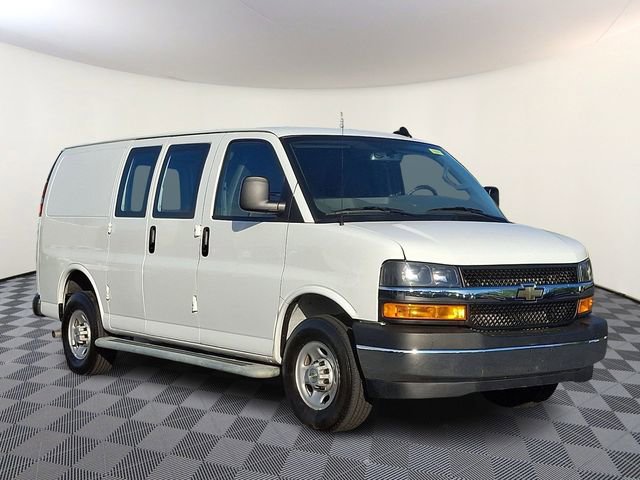 Used 2024 Chevrolet Express 2500 w/ Driver Convenience Package RWD video 1