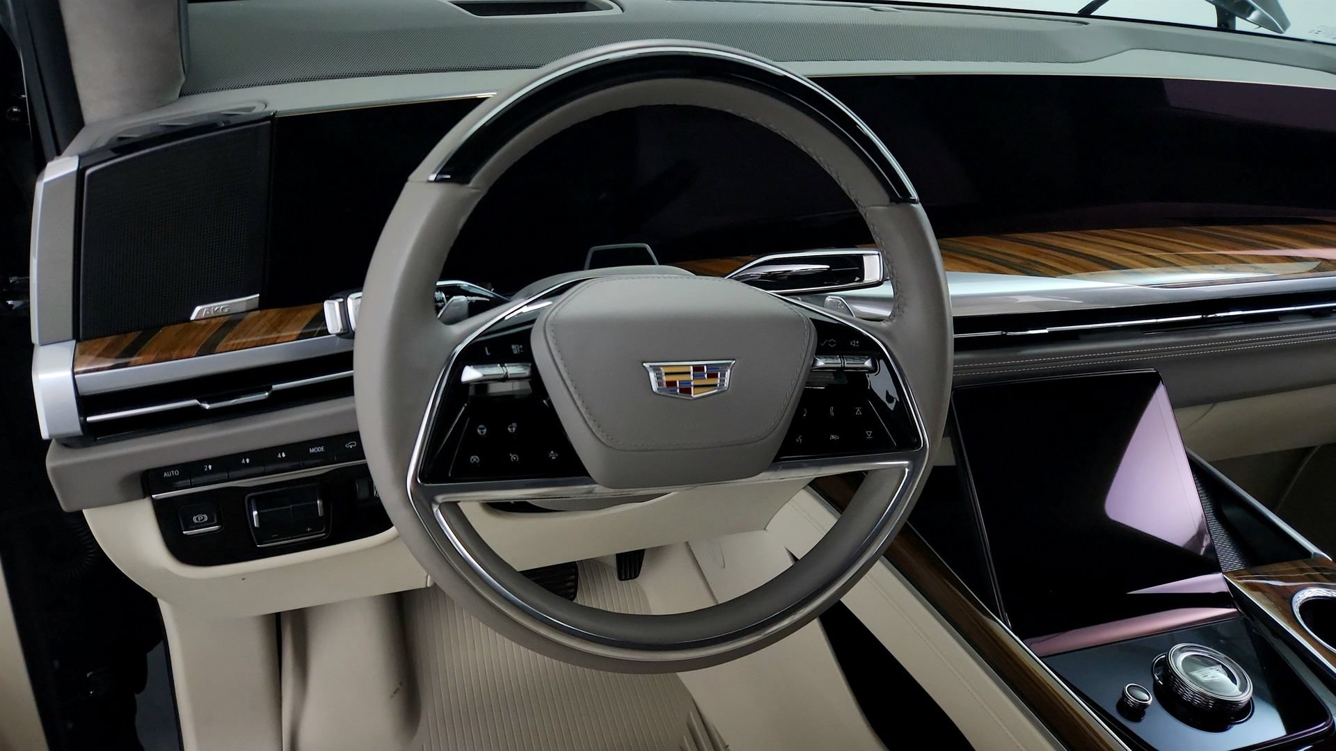 Used 2025 Cadillac Escalade Sport Platinum w/ LPO, ONYX Package AWD/4WD image 18