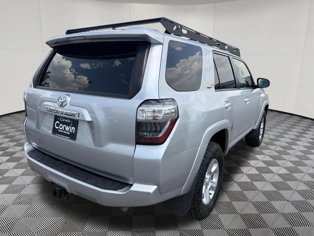 Used 2022 Toyota 4Runner SR5 AWD/4WD image 7