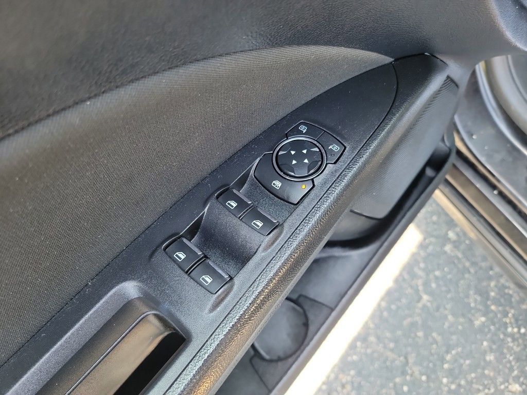 Used 2020 Ford Fusion SE image 11