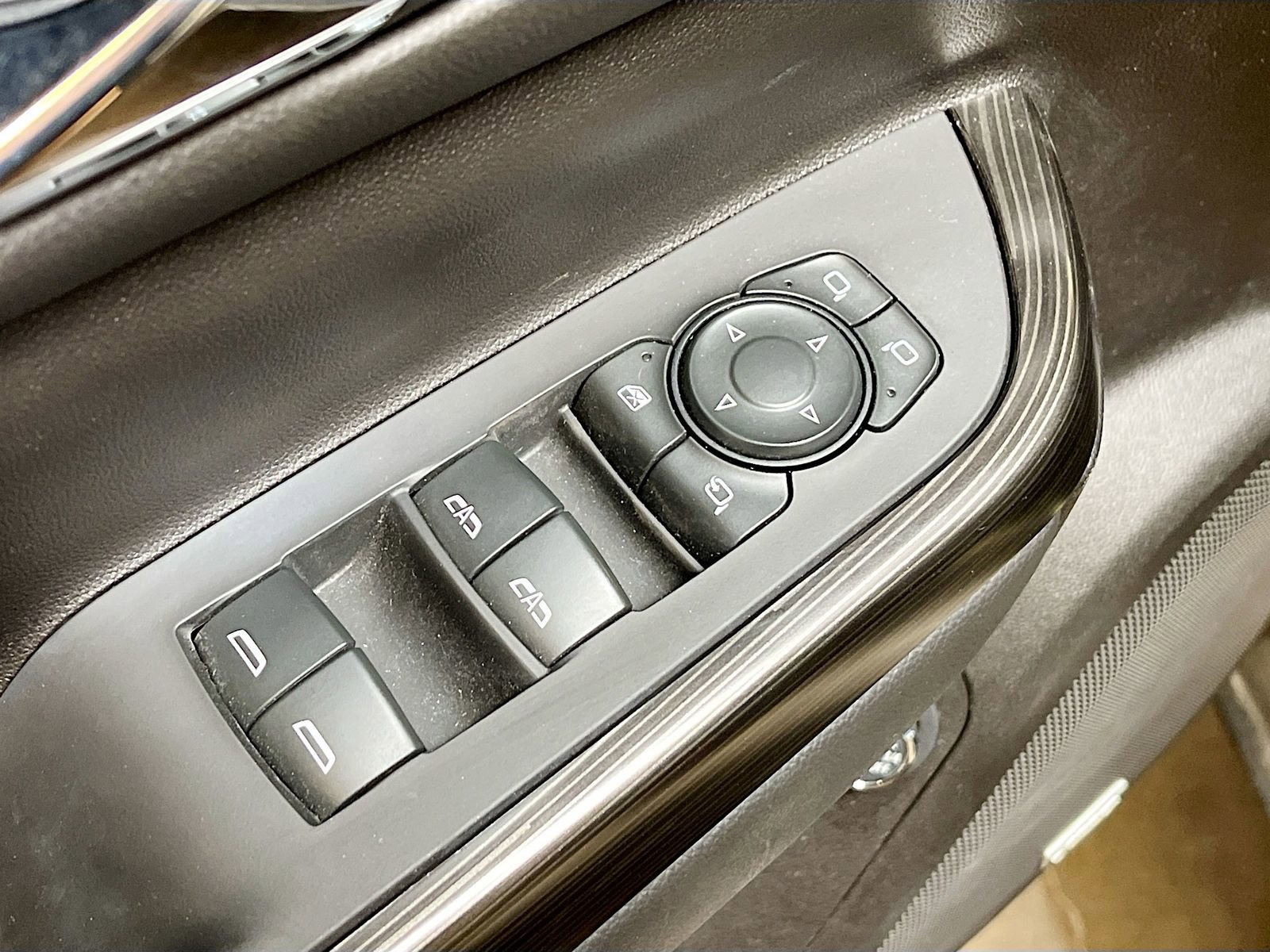 Used 2022 GMC Acadia SLT w/ Technology Package image 18