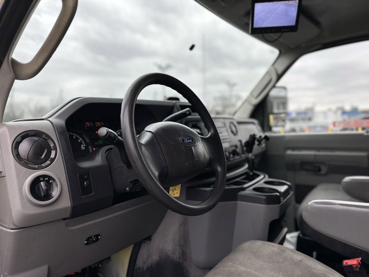 Used 2019 Ford E-450 and Econoline 450 Super Duty w/ Power Windows & Locks Group image 10