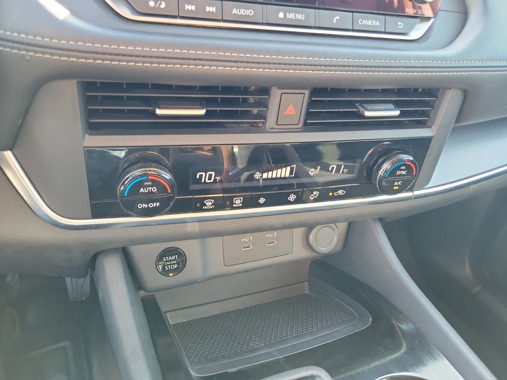 Used 2024 Nissan Rogue SV image 24