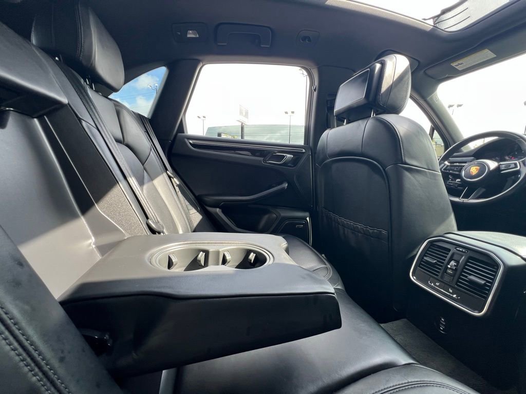 Used 2022 Porsche Macan image 26