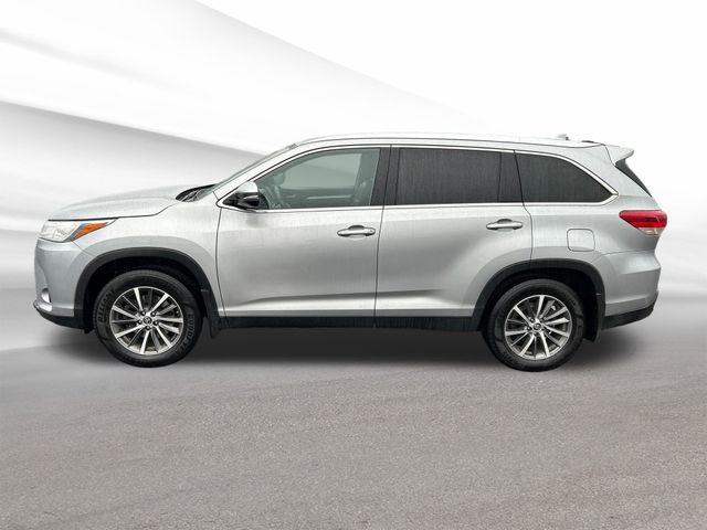 Used 2019 Toyota Highlander XLE image 2