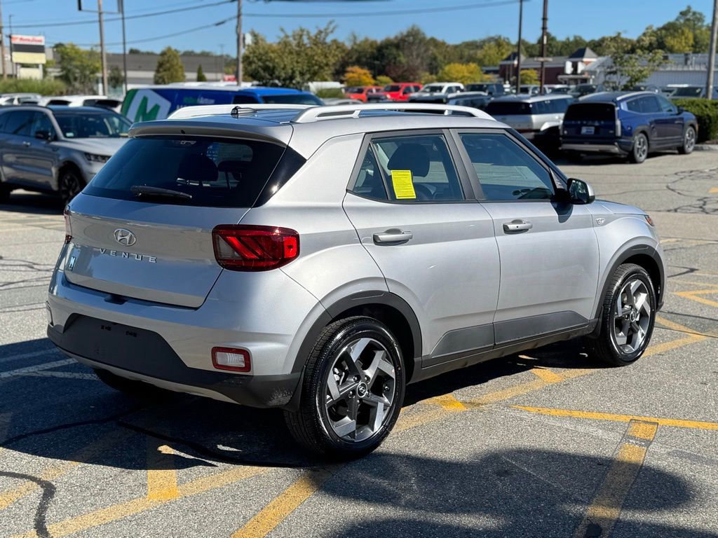 New 2025 Hyundai Venue SEL image 5