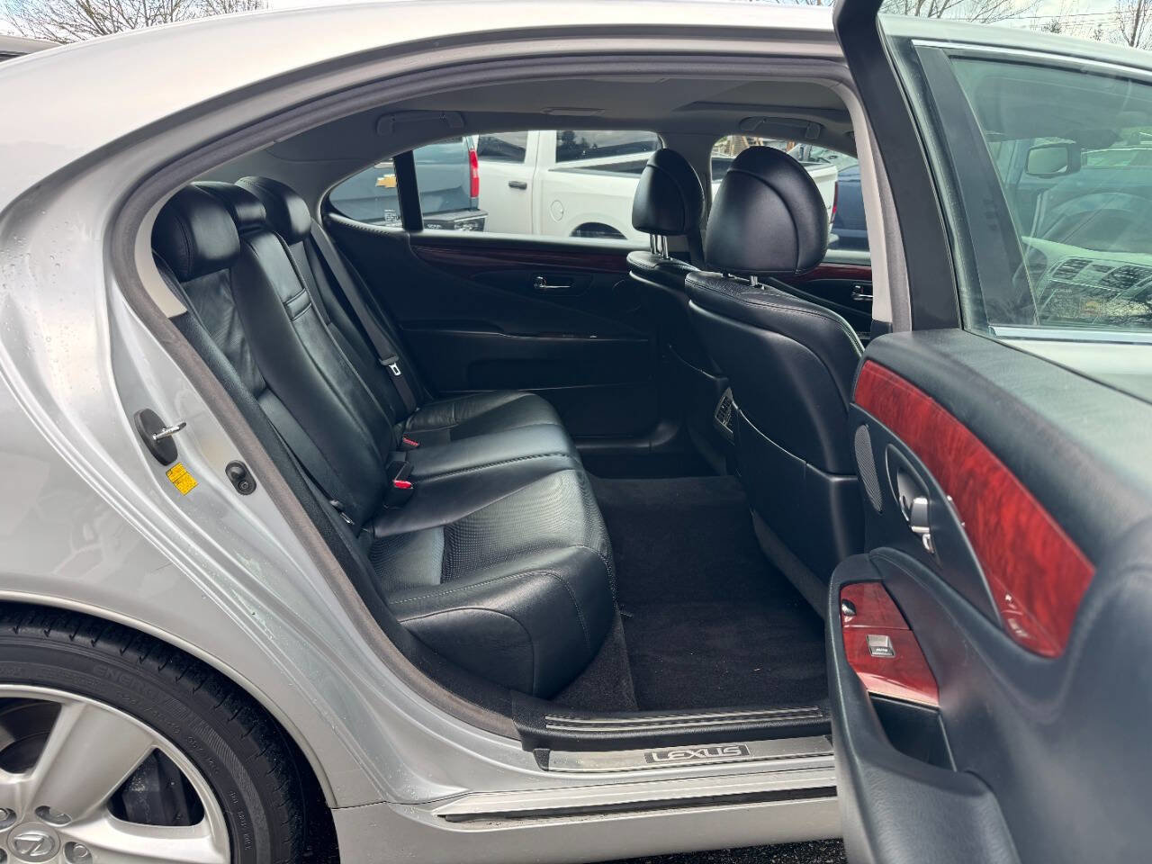 Used 2008 Lexus LS 460 L image 39