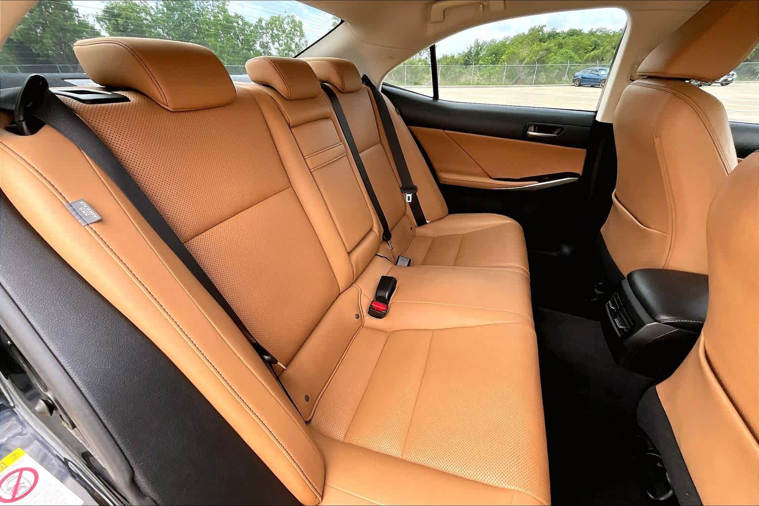 Used 2017 Lexus IS 200t RWD image 20