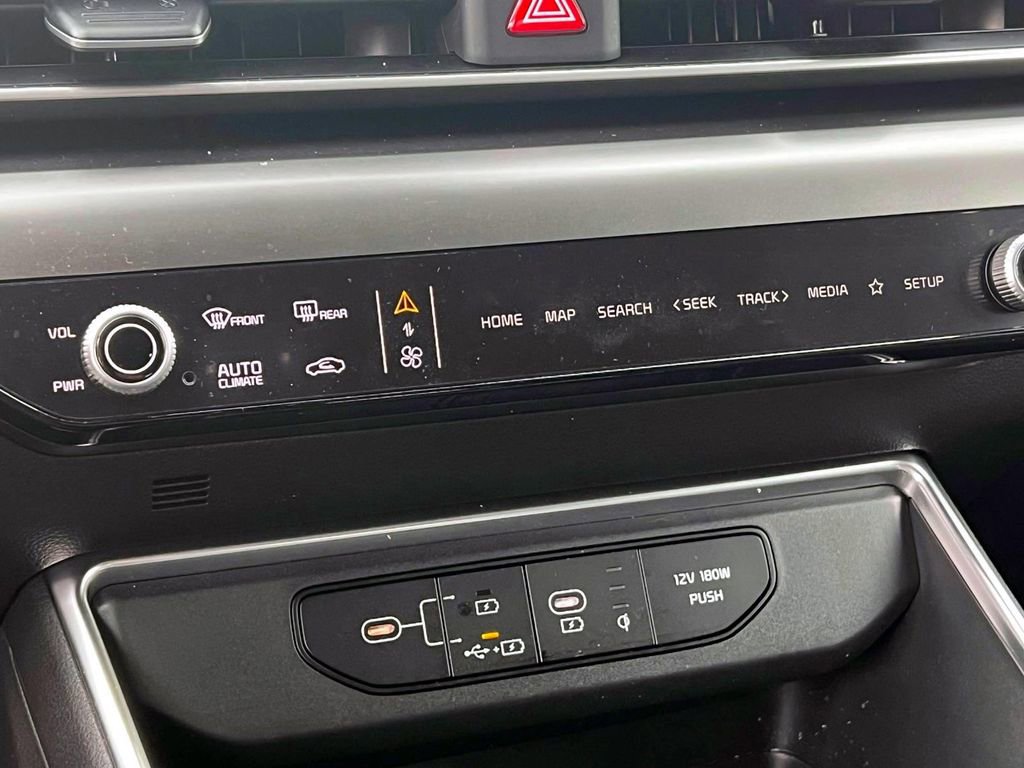 Used 2025 Kia Carnival SX Prestige image 31