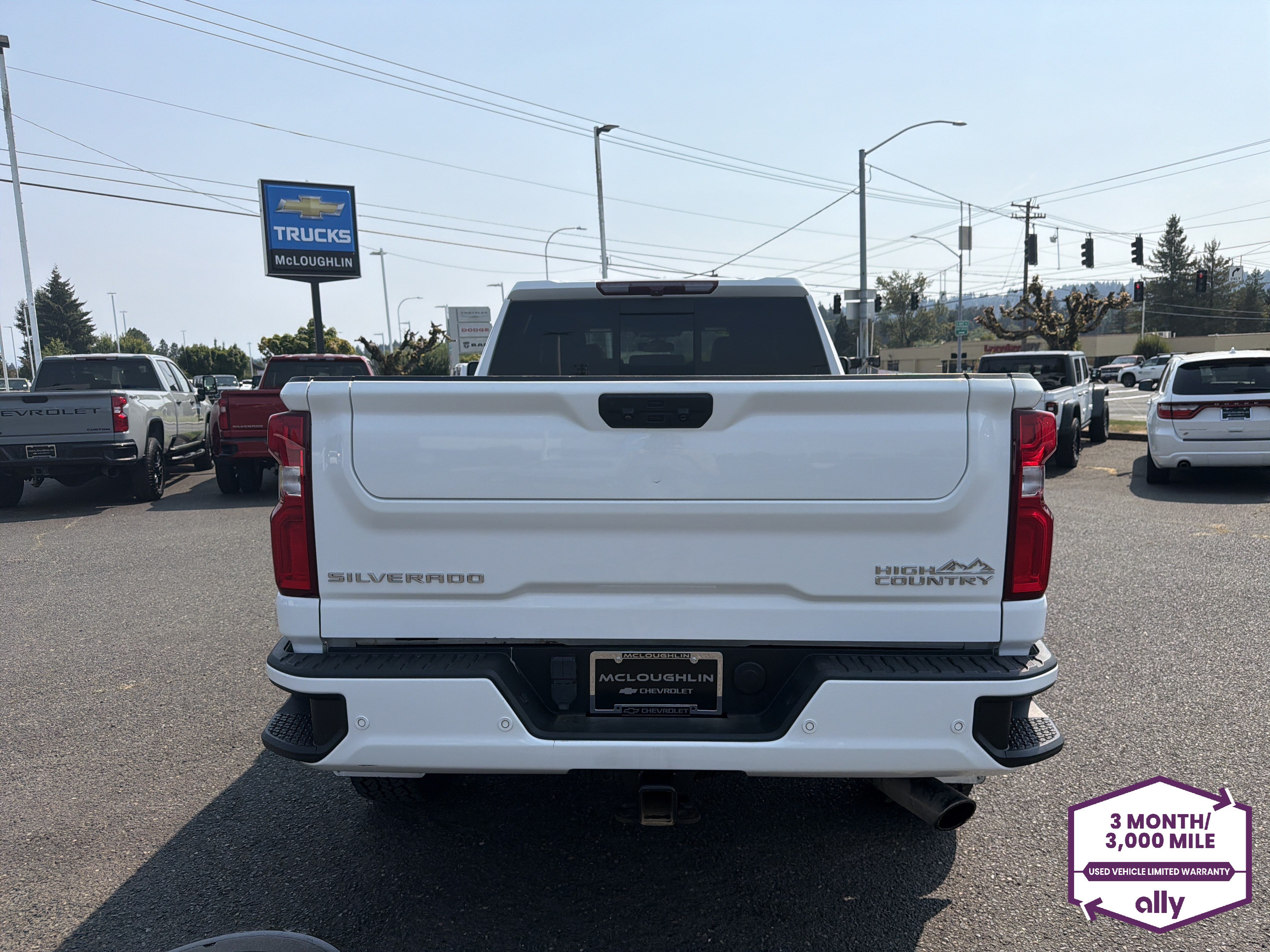 Used 2022 Chevrolet Silverado 3500 High Country w/ Safety Package II AWD/4WD image 4