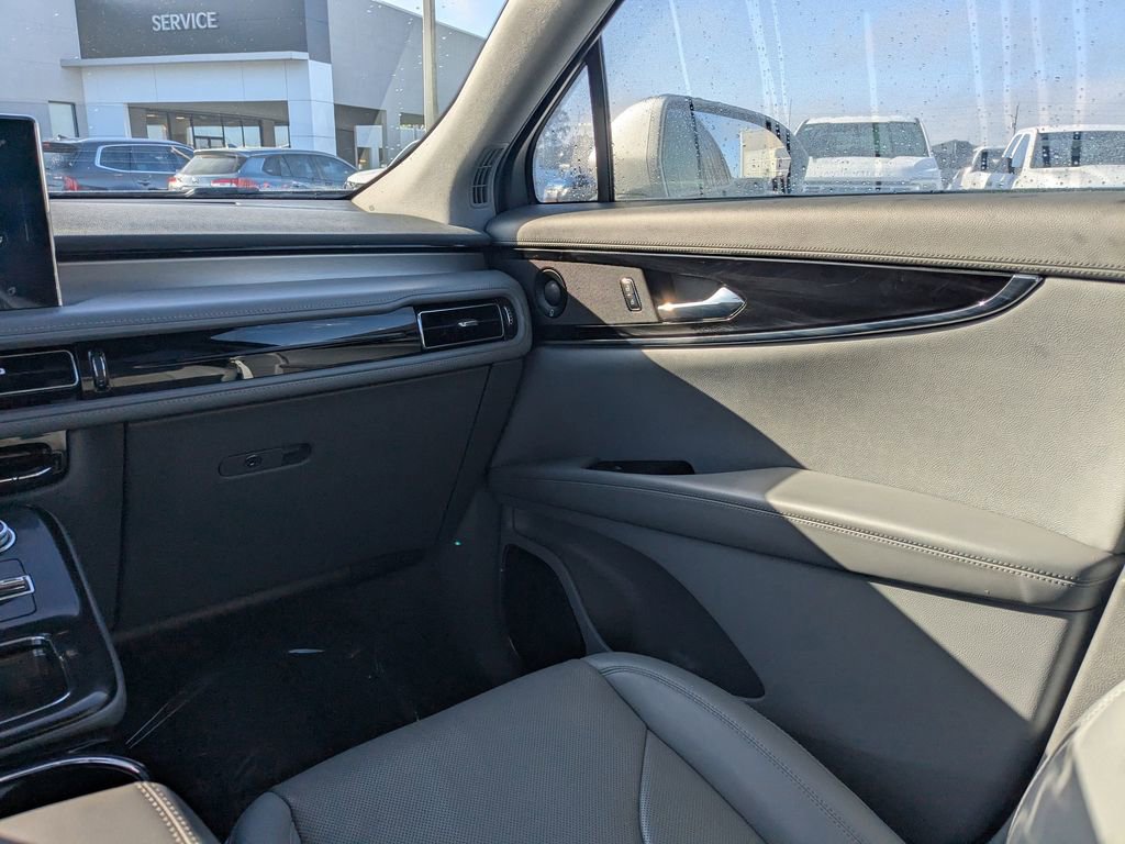 Used 2022 Lincoln Nautilus Reserve w/ Luxury Package image 17