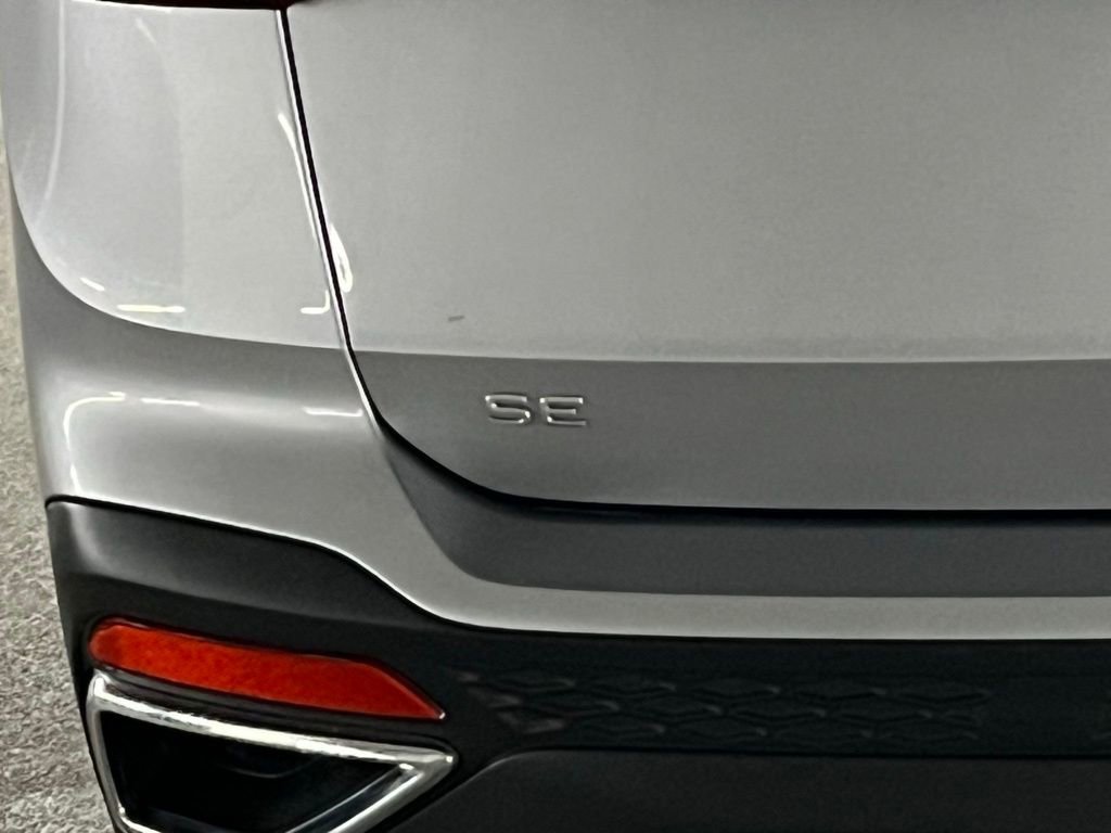 Used 2023 Volkswagen Taos SE w/ Panoramic Sunroof Package image 36