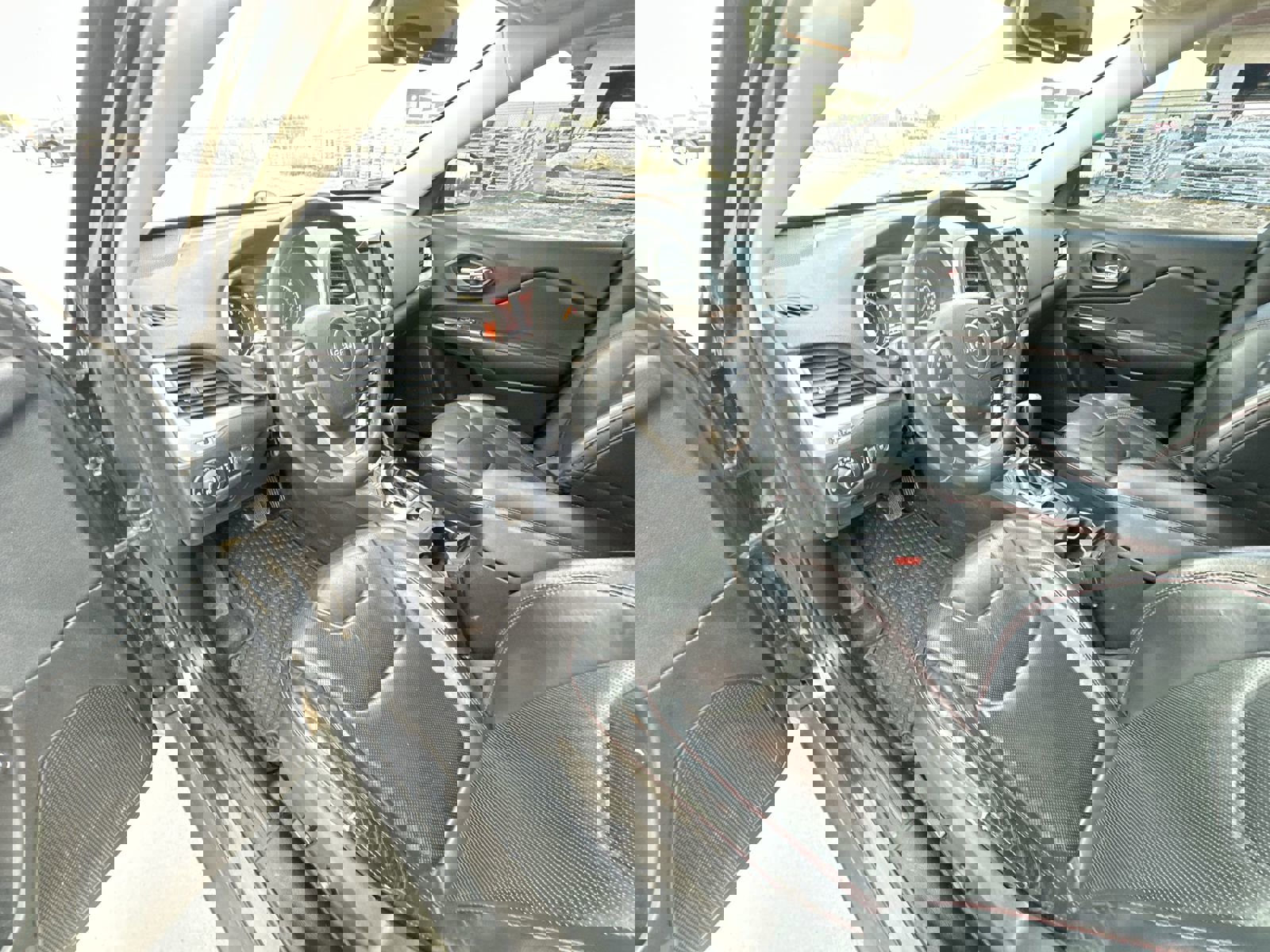 Used 2015 Jeep Cherokee Trailhawk w/ Comfort/Convenience Group AWD/4WD image 10