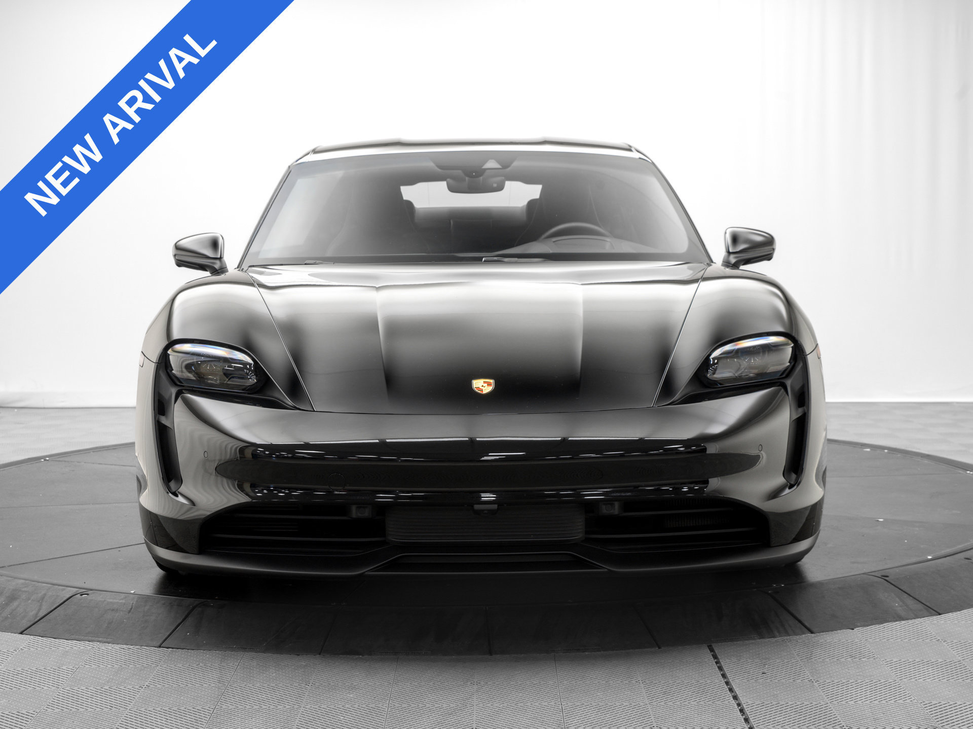 Used 2021 Porsche Taycan 4S AWD/4WD image 2