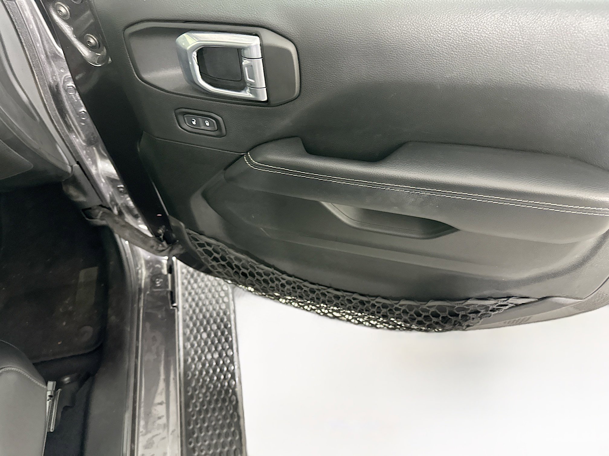 Used 2022 Jeep Wrangler Sahara w/ Cold Weather Group image 30