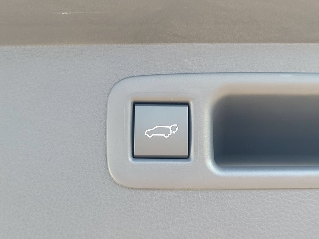 New 2026 Toyota Highlander Platinum AWD/4WD image 9