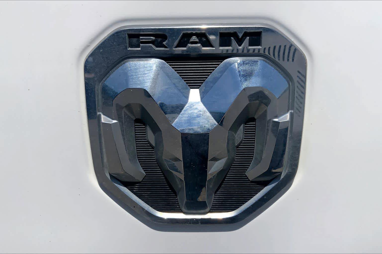 Used 2022 RAM 2500 Big Horn w/ Level 1 Equipment Group AWD/4WD image 31