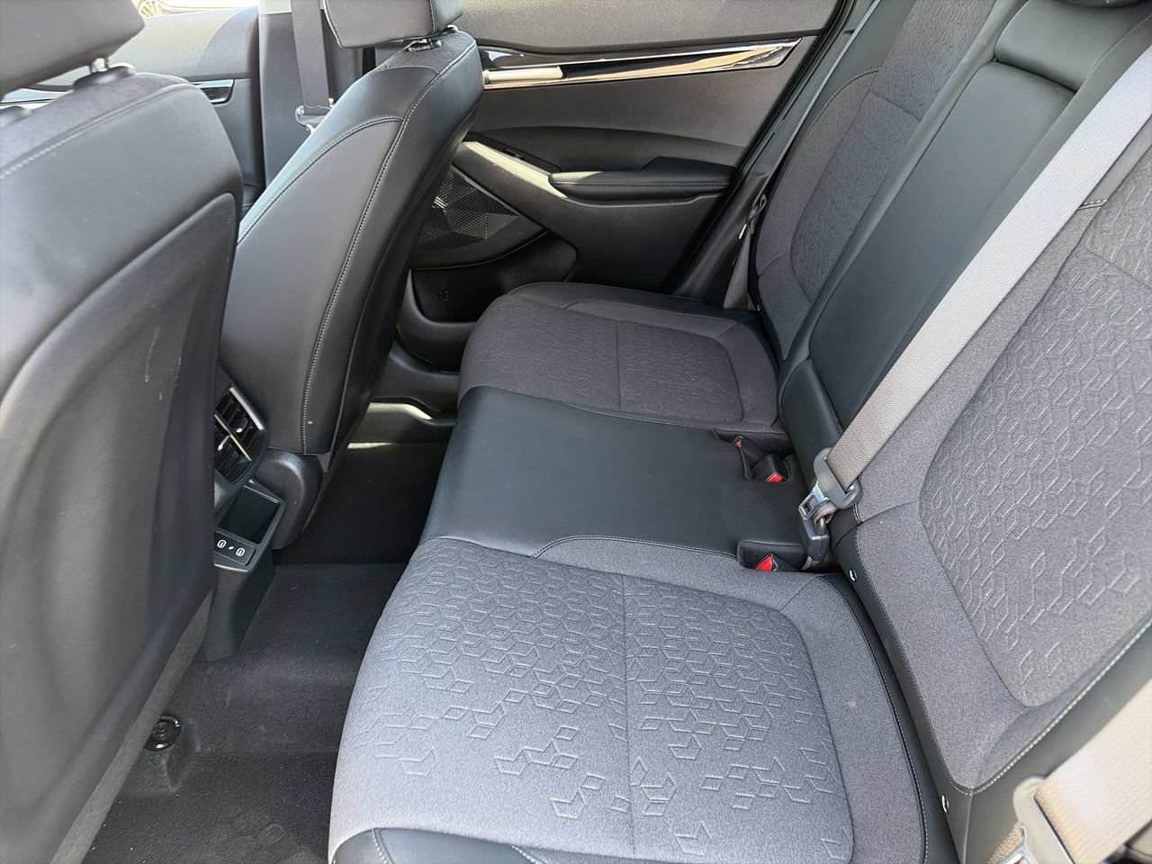 Certified 2025 Kia Seltos S FWD image 16