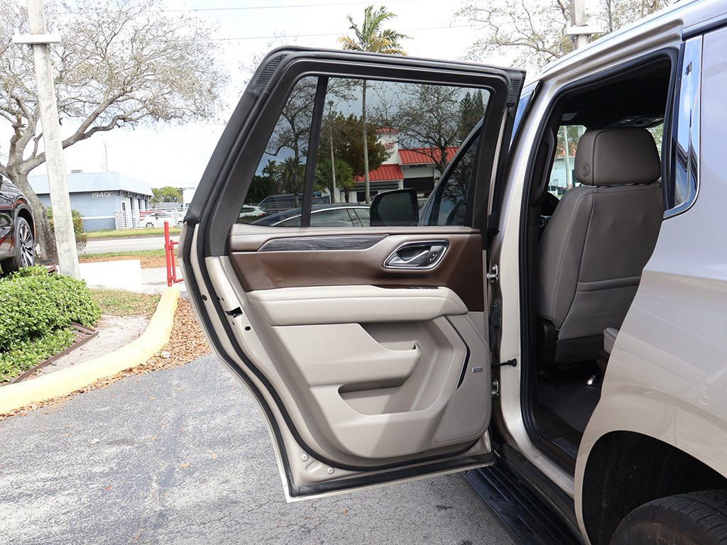 Used 2024 GMC Yukon SLT w/ SLT Luxury Package RWD image 24