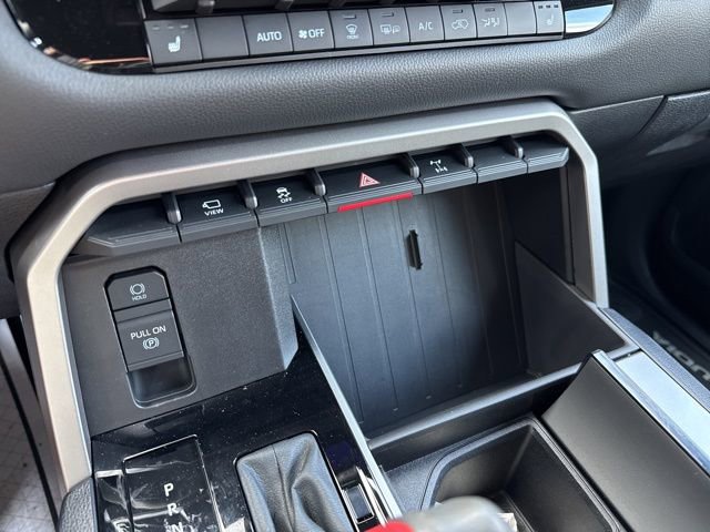 Used 2025 Toyota Sequoia Platinum image 29