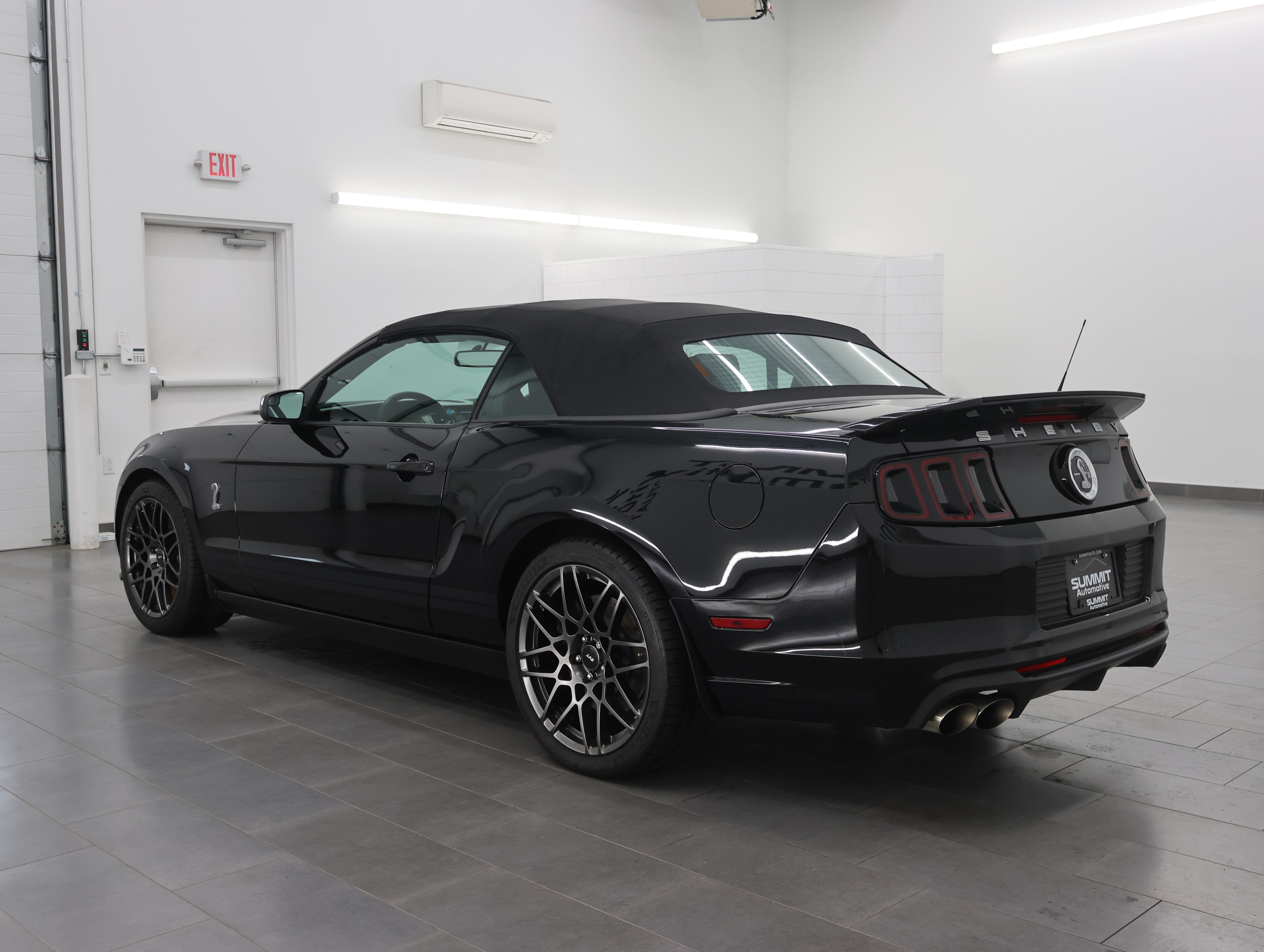 Used 2014 Ford Mustang Shelby GT500 RWD image 5