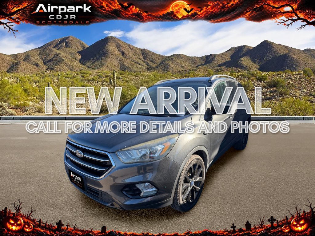 Used 2018 Ford Escape SE w/ SE Sport Appearance Package FWD image 1