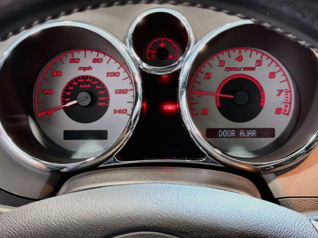 Used 2007 Pontiac Solstice Convertible w/ Premium Package RWD image 13