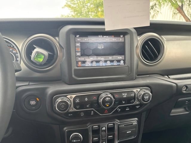 Used 2023 Jeep Gladiator Sport AWD/4WD image 14