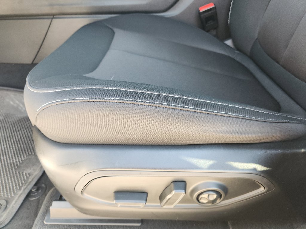 Used 2025 Jeep Grand Cherokee L Laredo RWD image 26