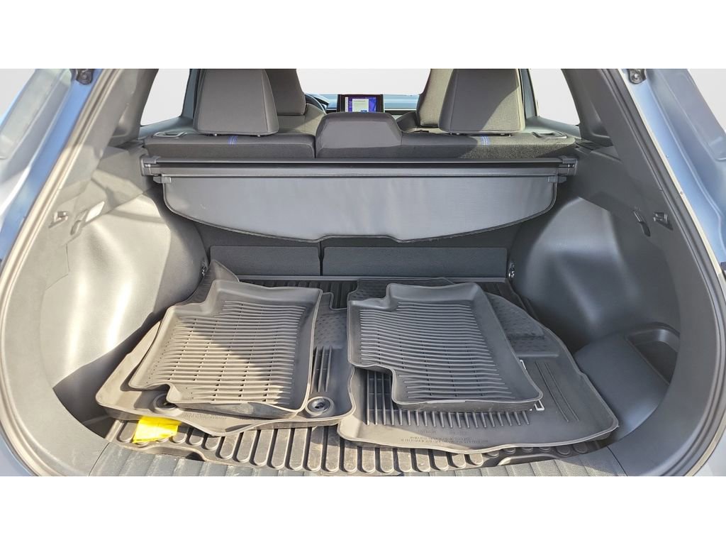 Used 2024 Toyota Corolla Cross SE image 12