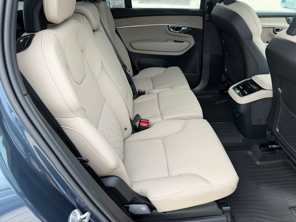 New 2026 Volvo XC90 B6 Plus w/ Protection Package Premier AWD/4WD image 11
