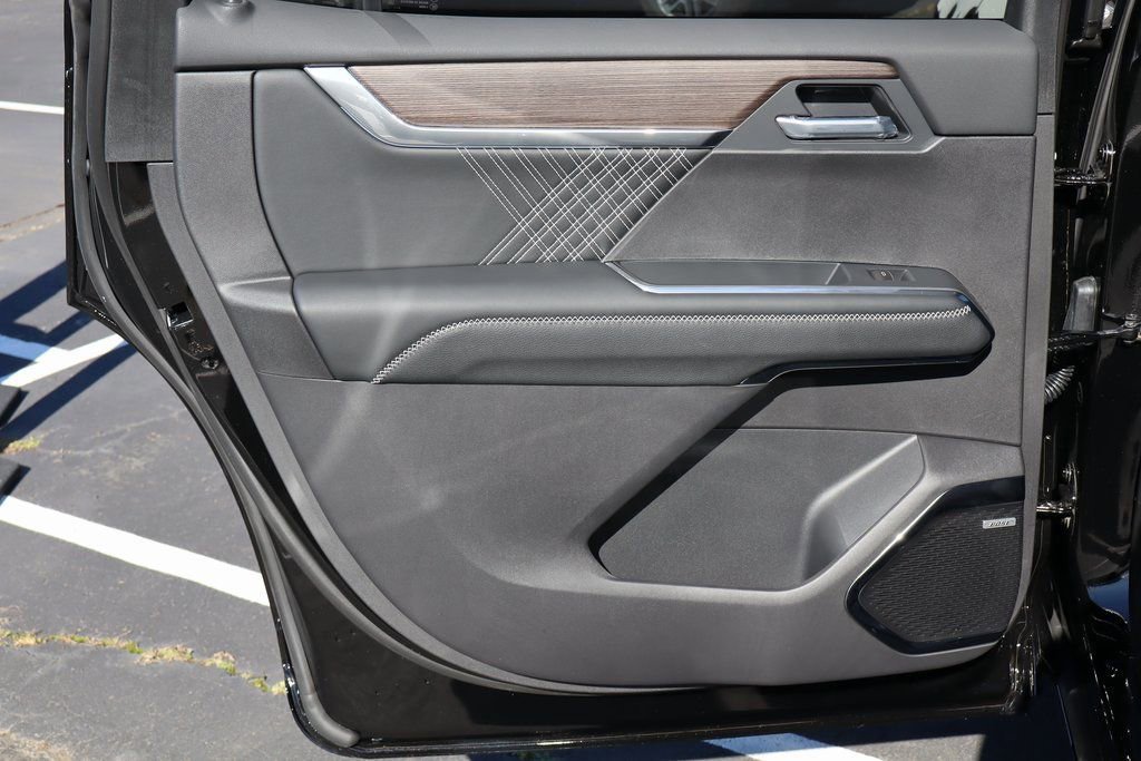 New 2026 GMC Acadia Denali w/ Super Cruise Package image 19