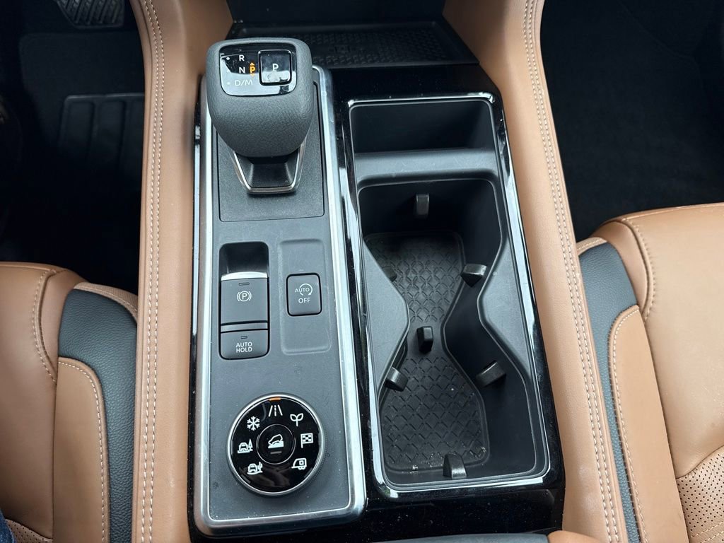 Used 2025 Nissan Pathfinder Platinum image 30