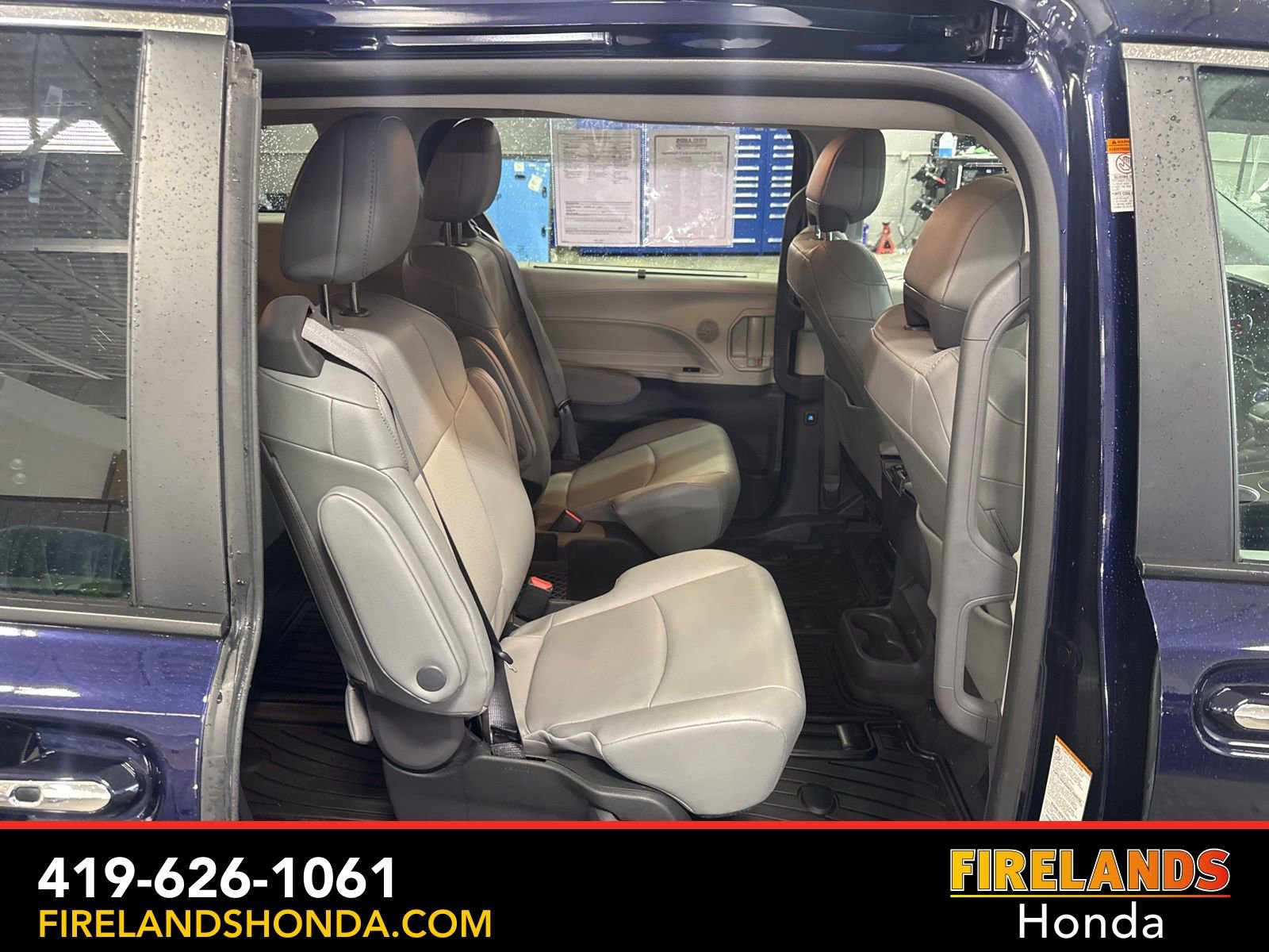 Used 2024 Toyota Sienna XLE AWD/4WD image 40