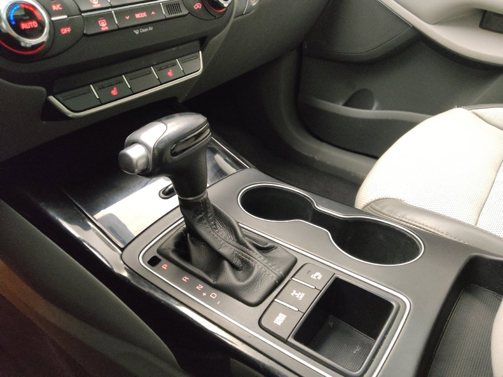 Used 2017 Kia Sorento SX image 26