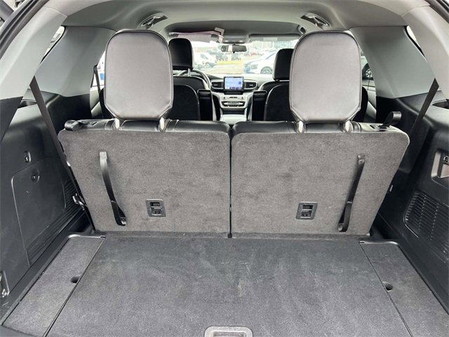 Used 2022 Ford Explorer XLT w/ Equipment Group 202A image 7