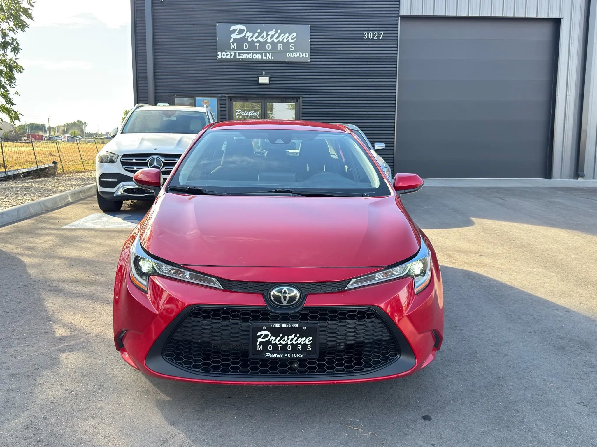 Used 2020 Toyota Corolla LE image 3